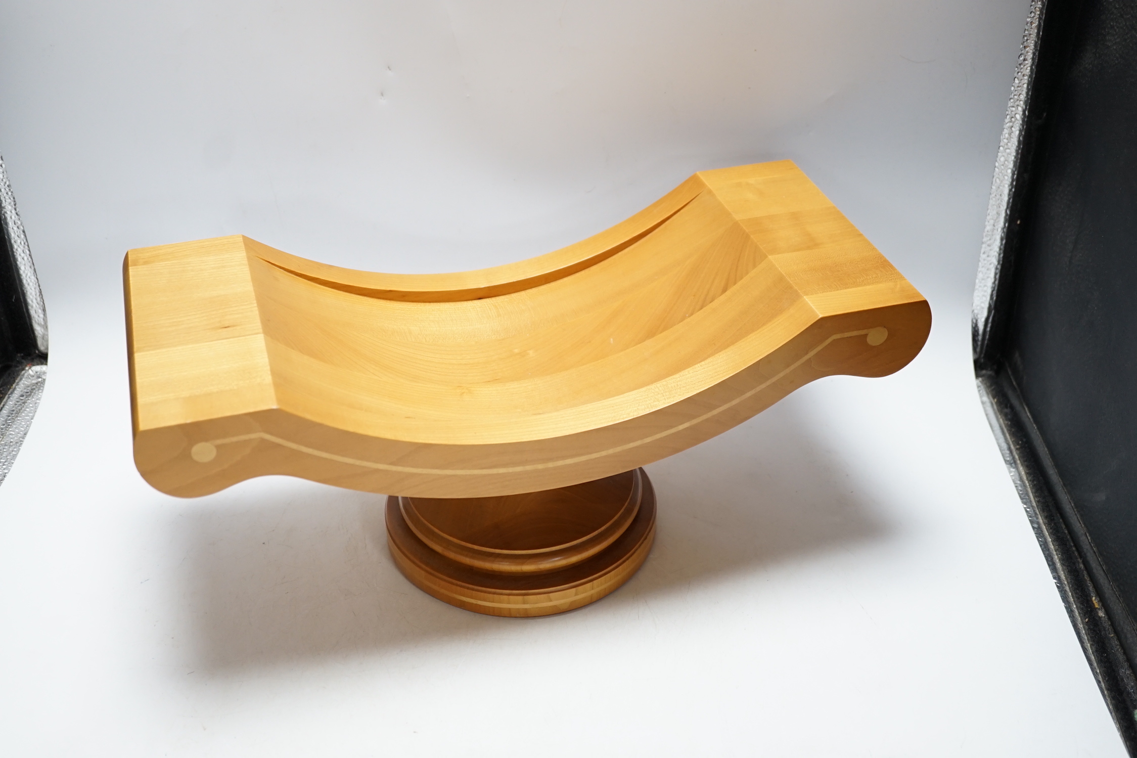 A David Linley turned wood stilton stand/fruit bowl with original box, 43cm wide